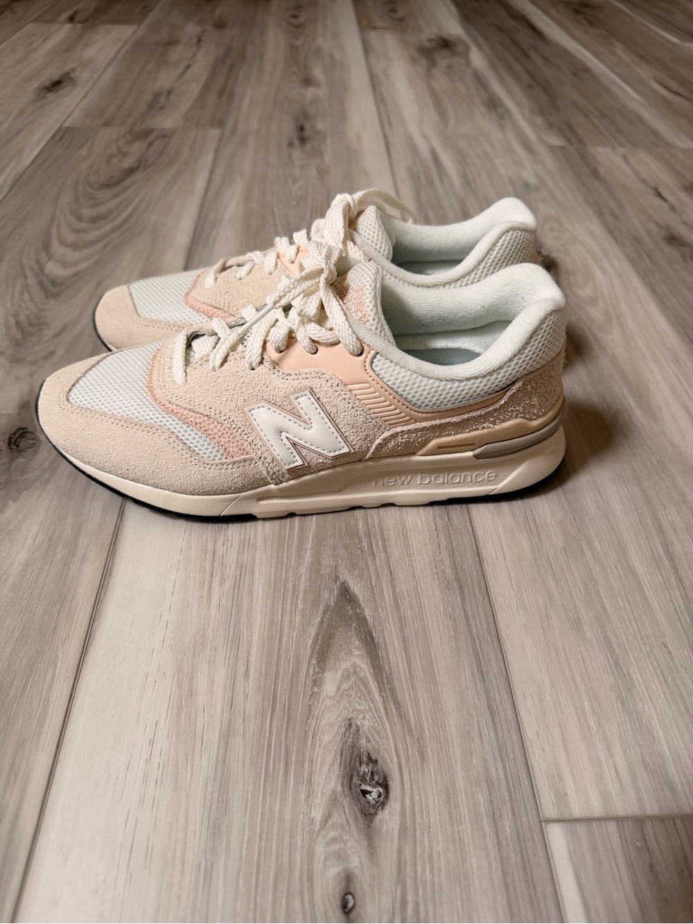 New Balance 997H Beige Pink Sneakers Women’s 8.5